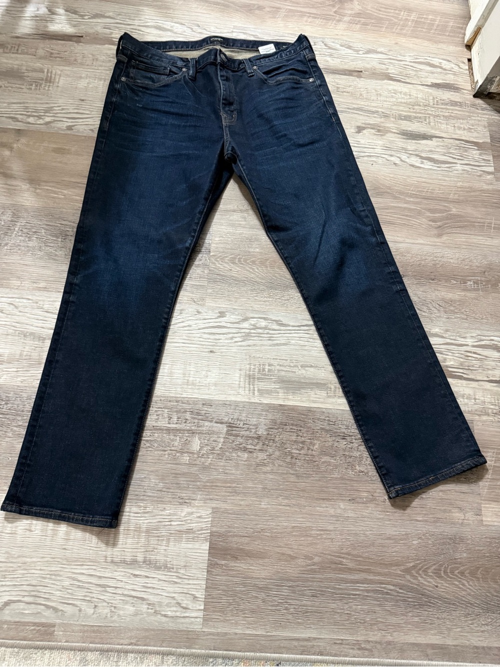 Silver Jeans Men's Dark Indigo Relaxed Straight Jeans